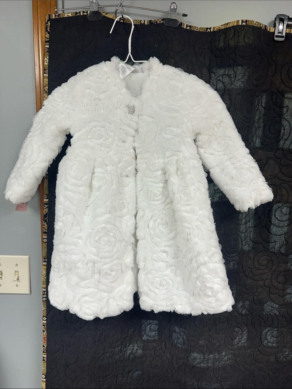 Girls' White Faux Fur Rose-Texture Coat